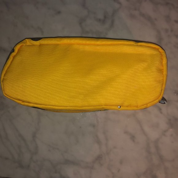 Marvel Avengers Superhero Case Yellow School Bus Zippered Bag Back to School Bag - Picture 6 of 7